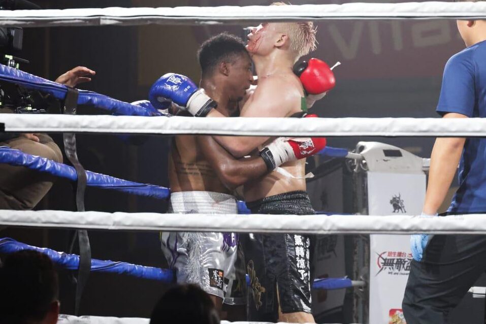 “鍾培生拳賽四海對 Black Joe”